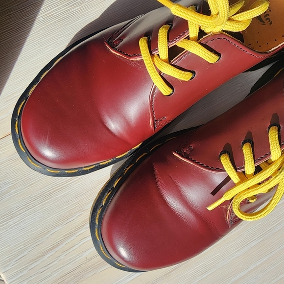 Dr Martens 1461 SMOOTH LEATHER OXFORD SHOES US9 Cherry Red. Unisex. - Picture 15 of 16